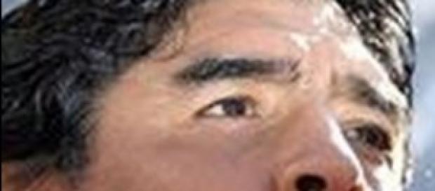 Maradona aggredisce la fidanzata Rocio, video Maradona aggredisce la fidanzata Rocio, video