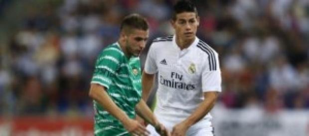 Una de las acciones del partido de James Una de las acciones del partido de James