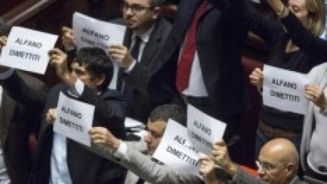Cartelli di Sel contro Alfano