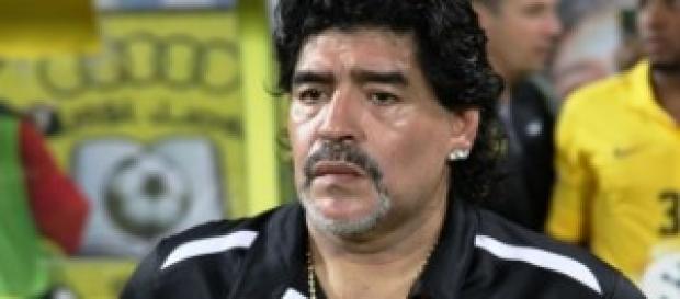 Maradona ataca a su novia Rocío. Maradona ataca a su novia Rocío.