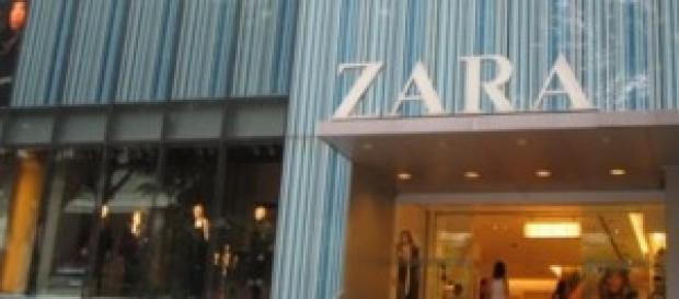 Entrada de una tienda de zara. Entrada de una tienda de zara.