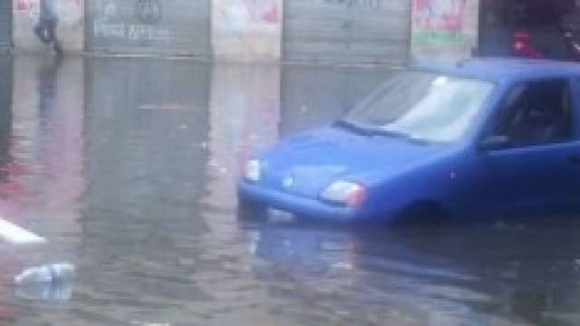Catania piazza Carlo Alberto allagata