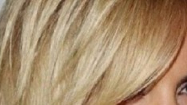 Bob scalato con ciuffo laterale