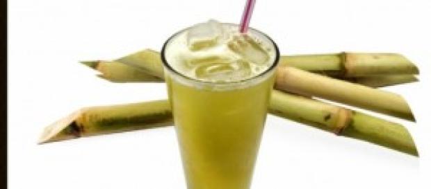 Saboroso caldo de cana ou garapa fonte:jadiberita Saboroso caldo de cana ou garapa fonte:jadiberita