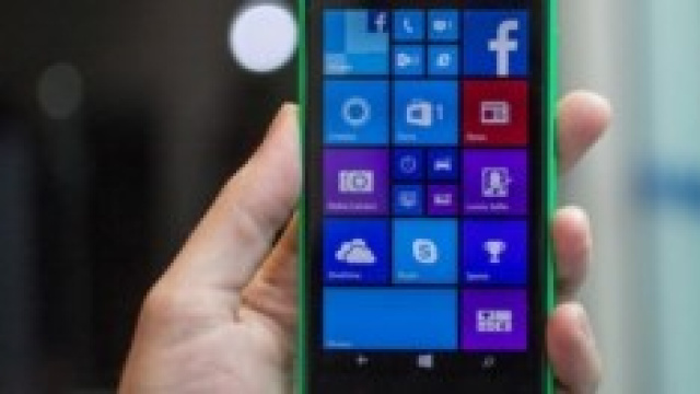Nokia Lumia 735: recensione, miglior prezzo
