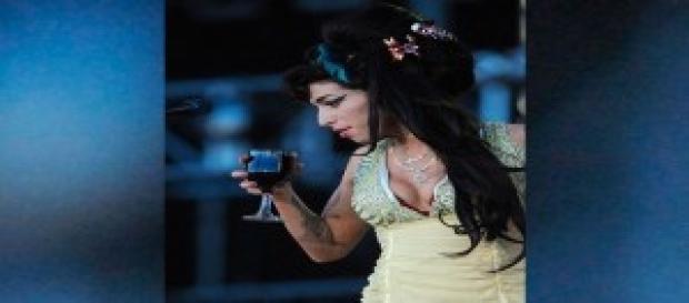 Amy Winehouse, por ejemplo, muere a los 27 años. Amy Winehouse, por ejemplo, muere a los 27 años.