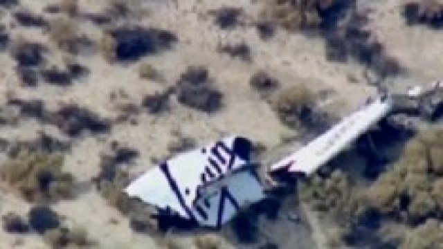 La navetta di Branson in mille pezzi