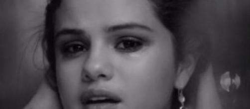 Selena Gómez llora por Justin Bieber en su canción