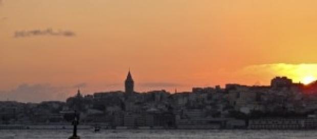 Desde Üsküdar con la Torre Gálata al fondo Desde Üsküdar con la Torre Gálata al fondo