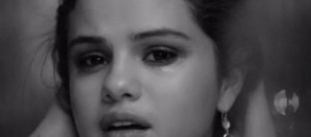 Selena Gómez llora por Justin Bieber en su canción Selena Gómez llora por Justin Bieber en su canción