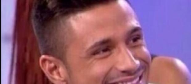 Ángel le ha sido infiel ha Aura después de un bolo Ángel le ha sido infiel ha Aura después de un bolo