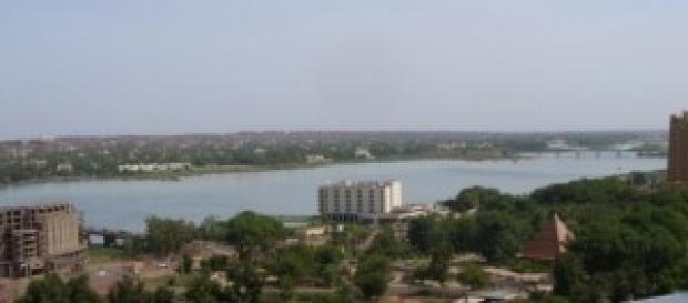 Bamako tem em torno de 1,9 milhão de habitantes Bamako tem em torno de 1,9 milhão de habitantes