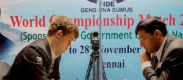 Anand y Carlsen en plena partida Anand y Carlsen en plena partida