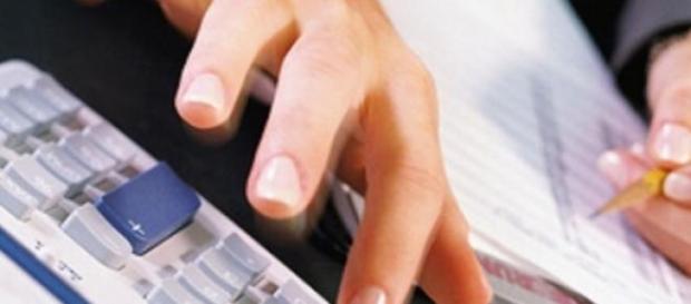 Dichiarazione dei redditi 2015 chi deve presentarla e gli esonerati Chi deve presentare la dichiarazione dei redditi