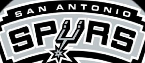 San Antonio Spurs siguen con su racha