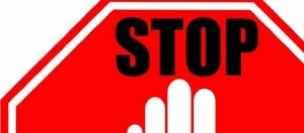 Acabar com o Bullying é o que a sociedade precisa. Acabar com o Bullying é o que a sociedade precisa.