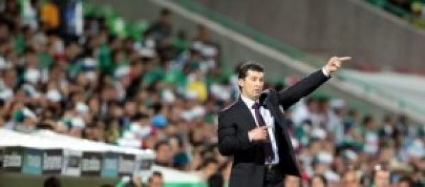 Chepo de la Torre sigue sin ganar Chepo de la Torre sigue sin ganar