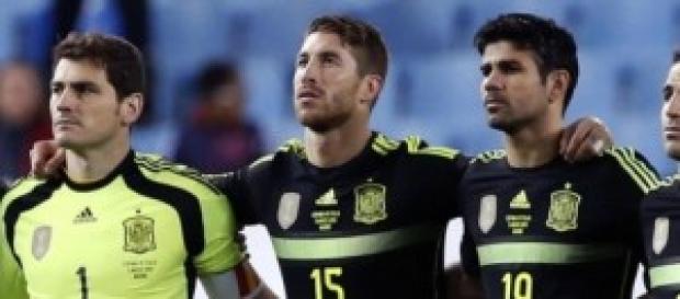 Los capitanes, con Costa y Fàbregas. Foto: AS Los capitanes, con Costa y Fàbregas. Foto: AS