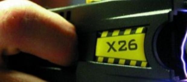 Tortura ex datore di lavoro che l'aveva licenziata Tortura ex datore di lavoro che l'aveva licenziata
