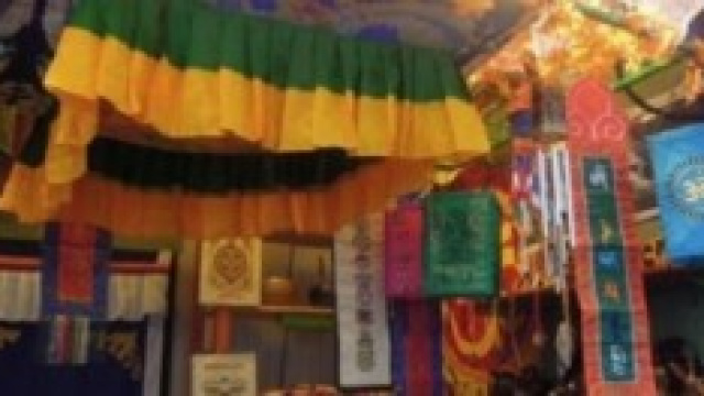C'è di tutto al mercatino di Piazza Navona a Roma