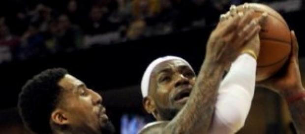 Acción ofensiva de Lebron Acción ofensiva de Lebron