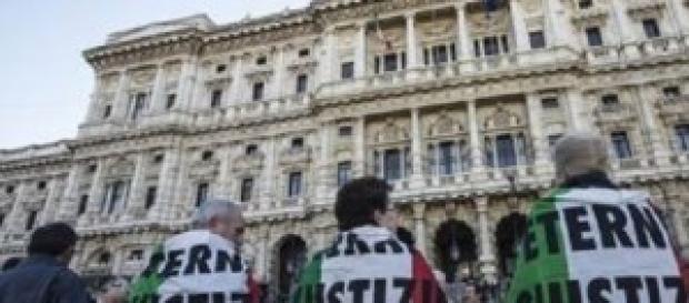 I familiari della vittima davanti alla Cassazione I familiari della vittima davanti alla Cassazione