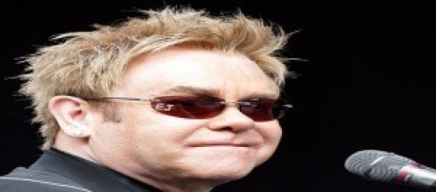 Elton John a sus 67 años aún despierta pasiones. Elton John a sus 67 años aún despierta pasiones.