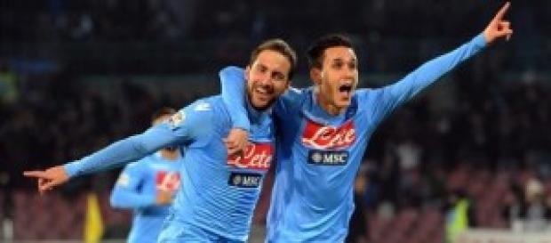 Higuain e Callejon a segno contro la Roma Higuain e Callejon a segno contro la Roma