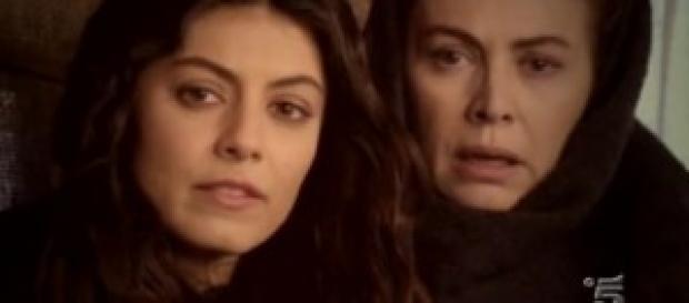 Lucia ed Eva de I Cesaroni di nuovo insieme Lucia ed Eva de I Cesaroni di nuovo insieme