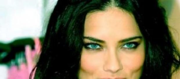 Calendario Pirelli 2015: qui Adriana LIma Calendario Pirelli 2015: qui Adriana LIma