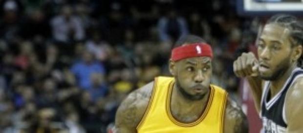 Lebron defendido por Leonard Lebron defendido por Leonard