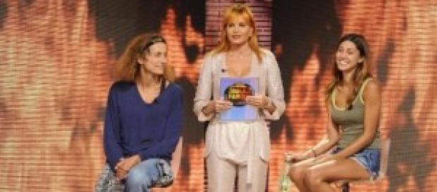 Gossip news: Belen Rodriguez contro Luxuria. Gossip news: Belen Rodriguez contro Luxuria.