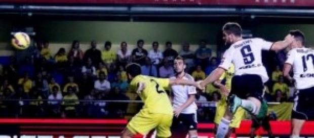 Mustafi remata y marca ante Villarreal Mustafi remata y marca ante Villarreal