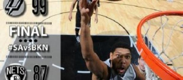 Tim Duncan ayudó a ganar con 7 puntos y 10 rebotes Tim Duncan ayudó a ganar con 7 puntos y 10 rebotes