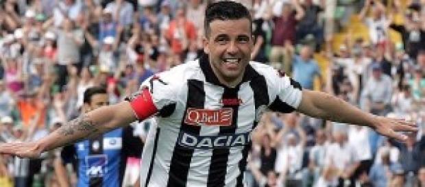Antonio Di Natale, autore di 200 reti in serie A Antonio Di Natale, autore di 200 reti in serie A