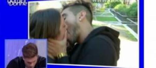 Uomini e donne: Teresa bacia ancora Fabio.