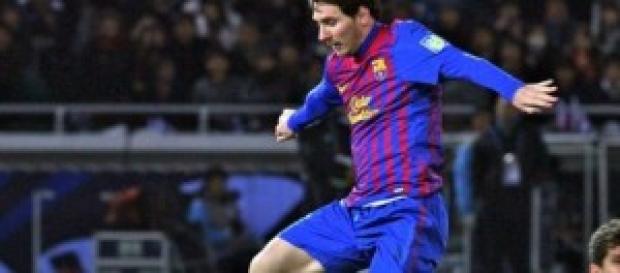 Messi regateando a un portero Messi regateando a un portero