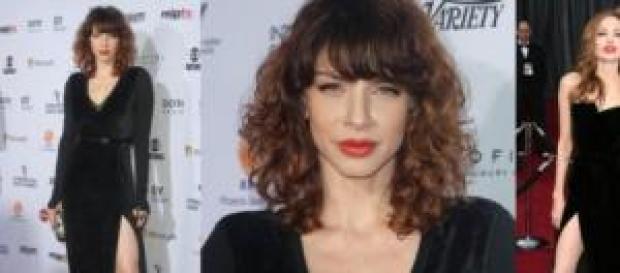 Romina Gaetani deslumbra en los Premios Emmy. Romina Gaetani deslumbra en los Premios Emmy.
