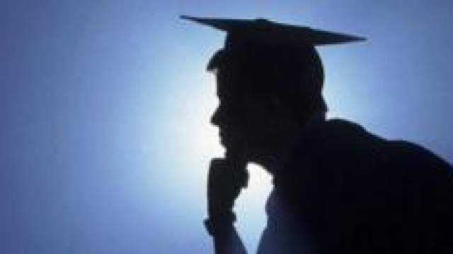 Un Neolaureato su 3 decide di lasciare l'Italia