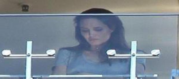 Angelina se ve destrozada después de la discusión Angelina se ve destrozada después de la discusión
