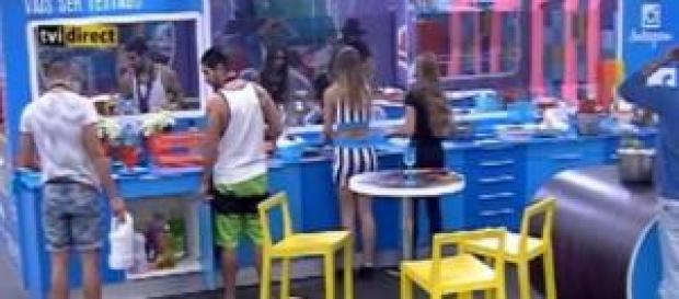 Casa dos Segredos 5: O cuspe anda no AR Casa dos Segredos 5: O cuspe anda no AR