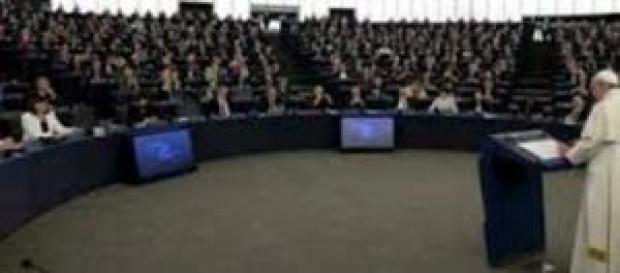 El Papa se dirige al Parlamento Europeo El Papa se dirige al Parlamento Europeo