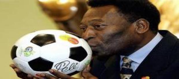 El Rey "Pelé", ingresado en la UVI El Rey "Pelé", ingresado en la UVI
