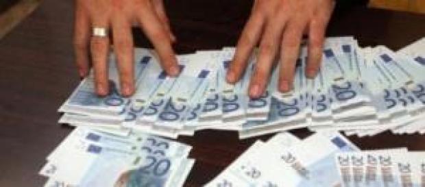 Euro falsi recuperati dai carabinieri. Euro falsi recuperati dai carabinieri.