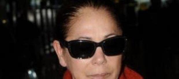 Isabel Pantoja debe devolver la medalla Isabel Pantoja debe devolver la medalla