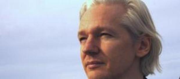 Assange asegura que Google trabaja para EEUU Assange asegura que Google trabaja para EEUU