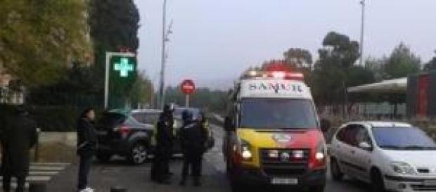 El aficionado murió en el hospital poco después. El aficionado murió en el hospital poco después.