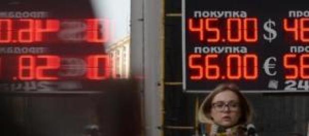Le rouble poursuit sa descente face a l'€ et au $ Le rouble poursuit sa descente face a l'€ et au $