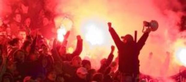 Ultras en pleno extasis en un partido. Ultras en pleno extasis en un partido.