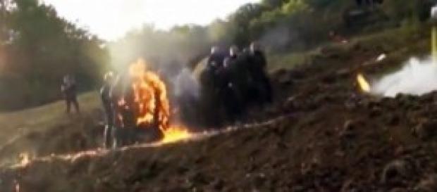 Gendarmes en feu à Sivens. Bourbier Politique Gendarmes en feu à Sivens. Bourbier Politique